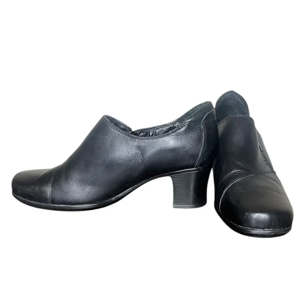 CLARKS Side-Zip Shooties Black Leather 2